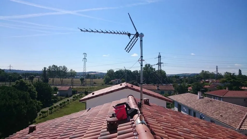 Installation d'antenne TV par un professionnel